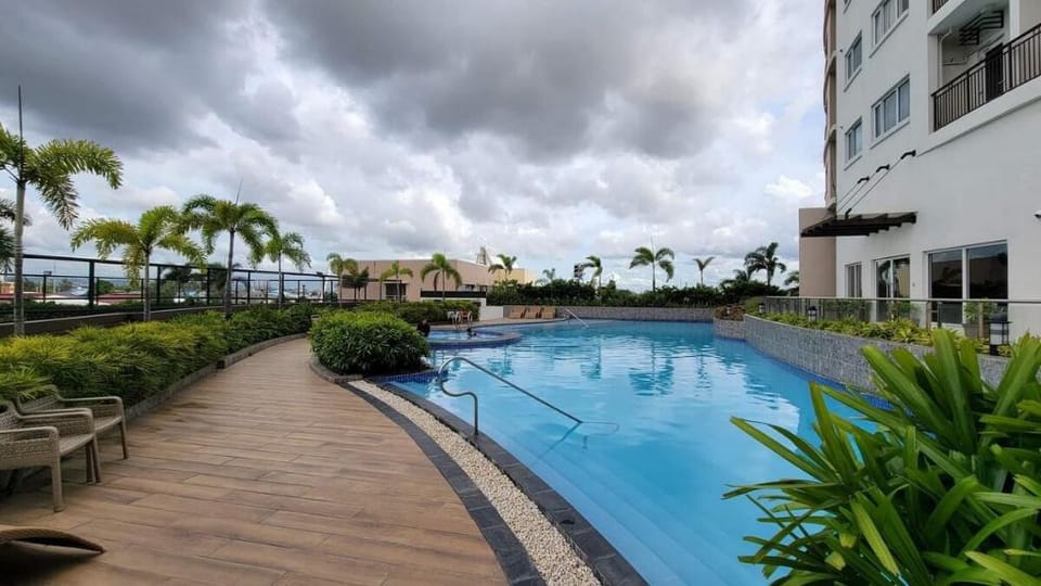 Chillaxing 1BR condo w/Netflix &Pool @CirculoVerde Vacation rental in Pasig