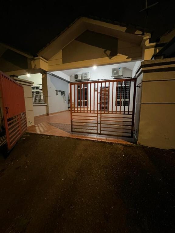 Tebrau AR Homestay-Near AEON,IKEA&Toppen with Pool Vacation rental in Johor Bahru
