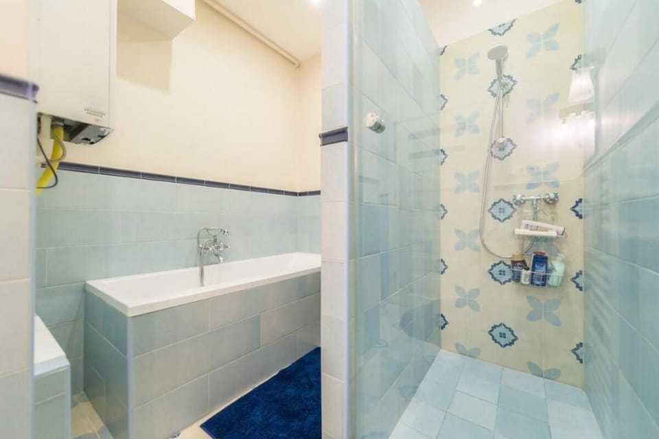 Elegant, But Hip 1 Bedroom Flat - Central Budapest Apartment in Budapest