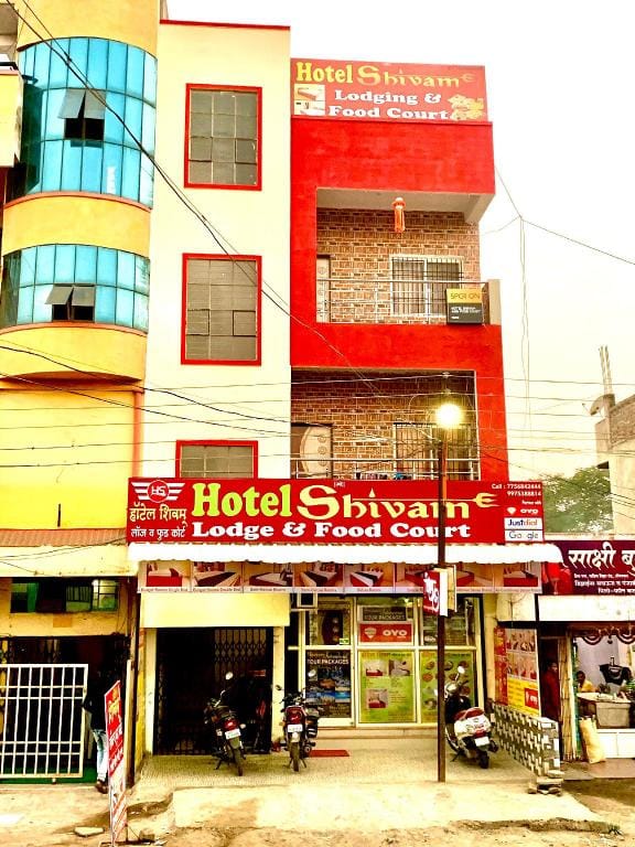 Hotel Shivam Lodge And Food Court Apartment in Maharashtra