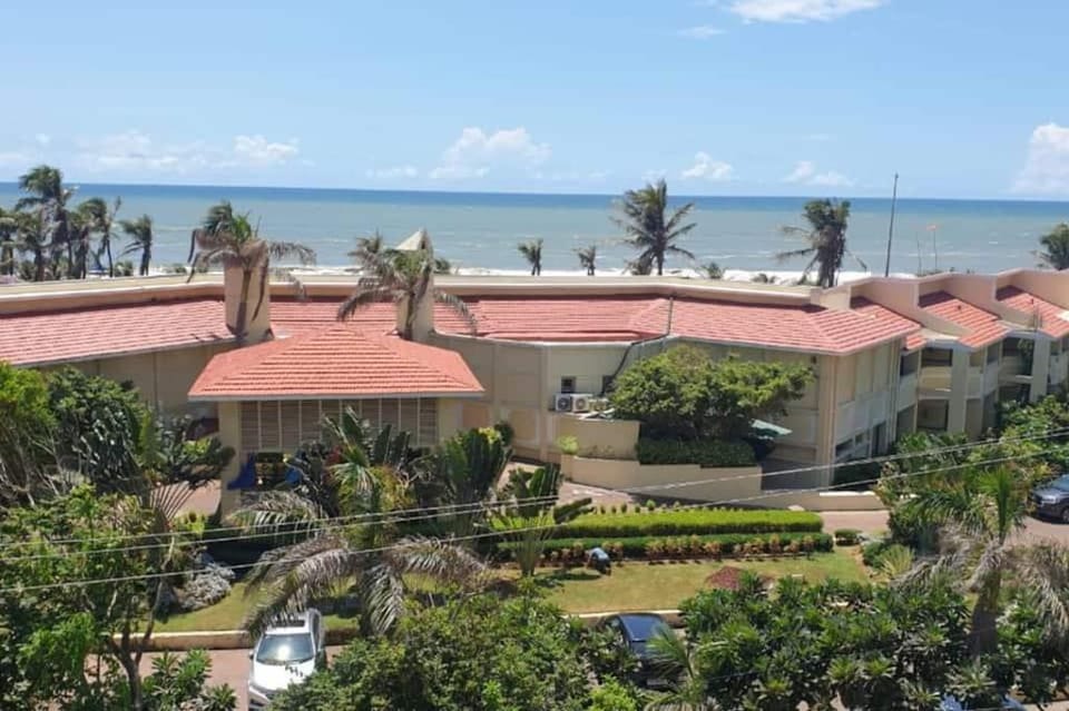 Goroomgo Serenity Grand Near Light House Sea Beach Puri Hotel in West Bengal