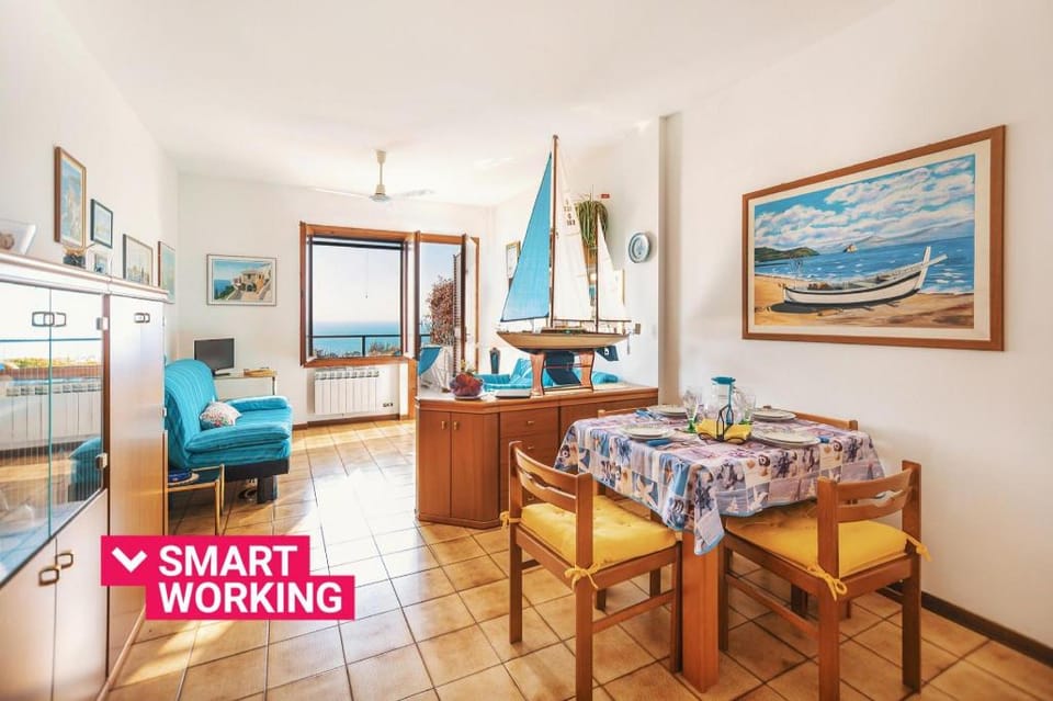 Una terrazza sul golfo di Ospedaletti by Wonderful Italy Apartment in Liguria