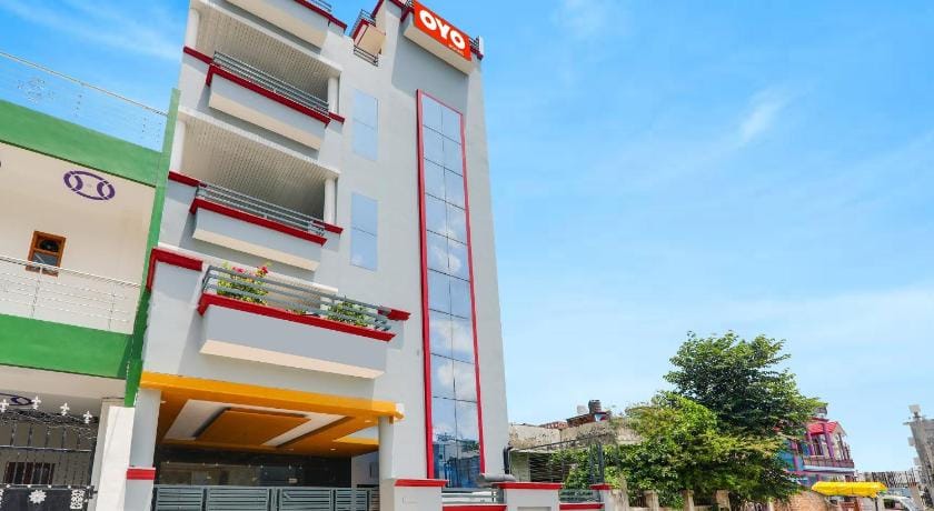 OYO Flagship SS Inn Hotel in Lucknow