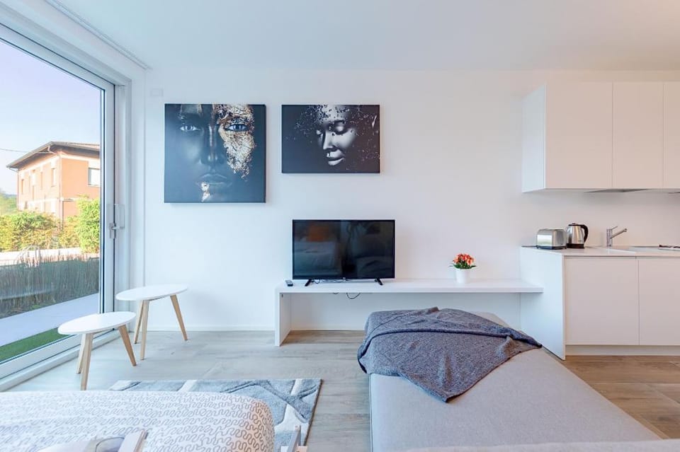Bristol Exclusive 2/1 by Wonderful Italy Apartment in Lake Garda