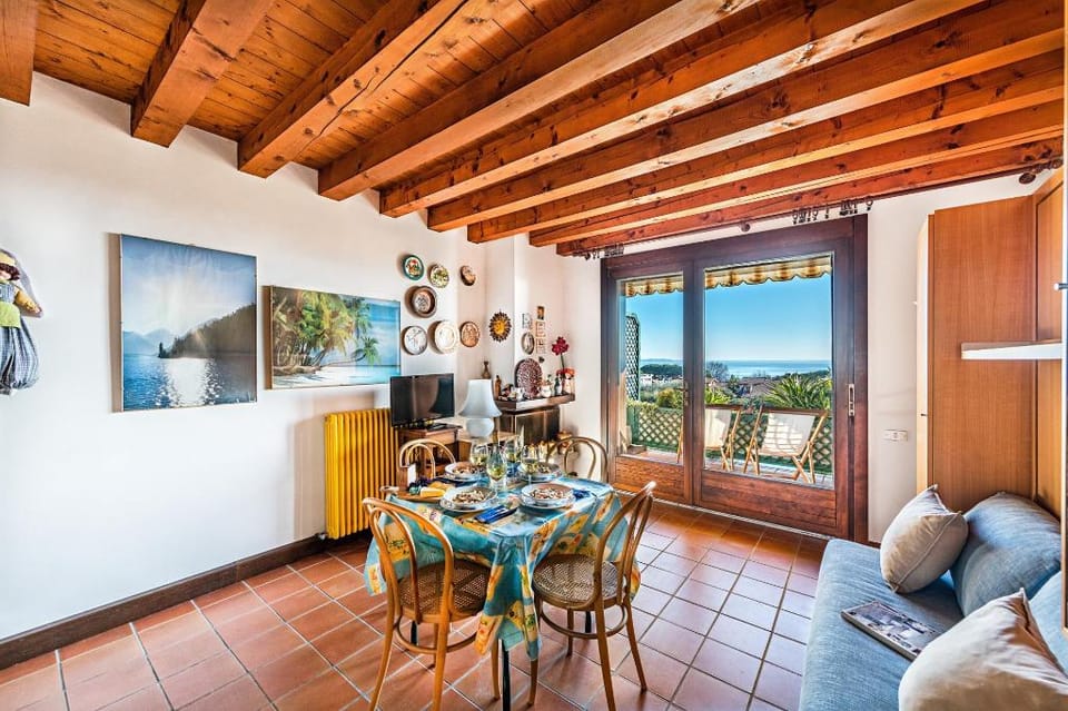Residence Moniga Porto 1/08 Apartment by Wonderful Italy Apartment in Lake Garda