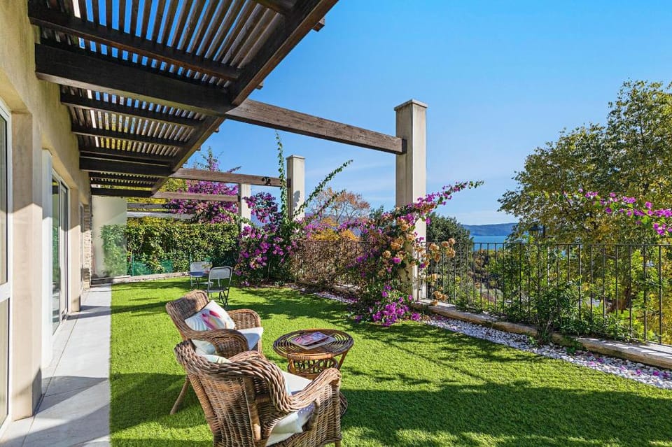 La Bouganville P1/1 by Wonderful Italy Apartment in Lake Garda
