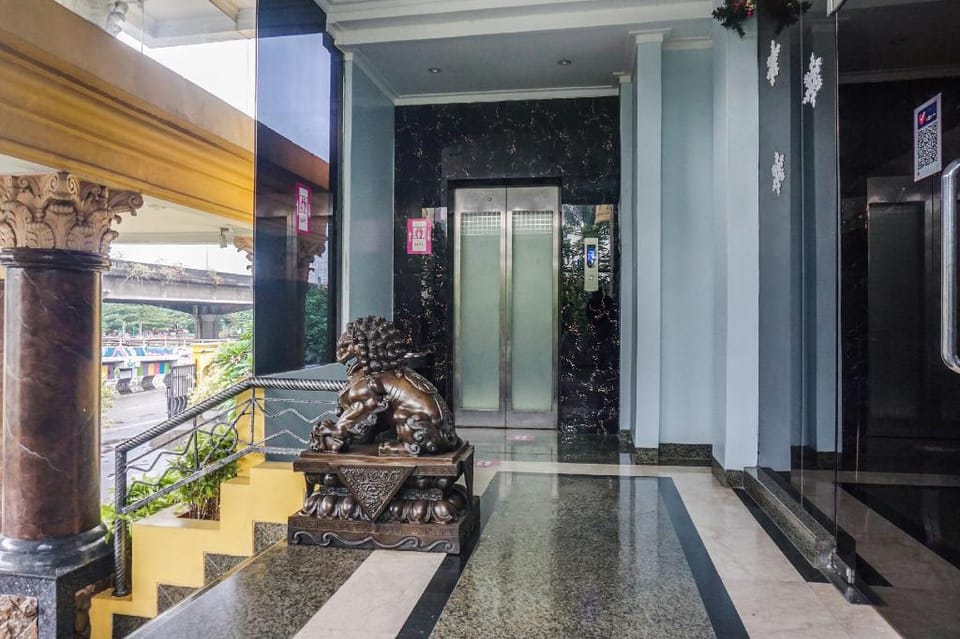 Townhouse OAK Bi Executive Hotel in Jakarta