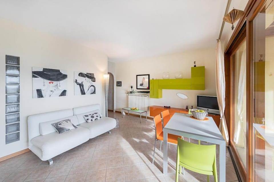 Poggio Picedo P1/32 by Wonderful Italy Apartment in Lake Garda