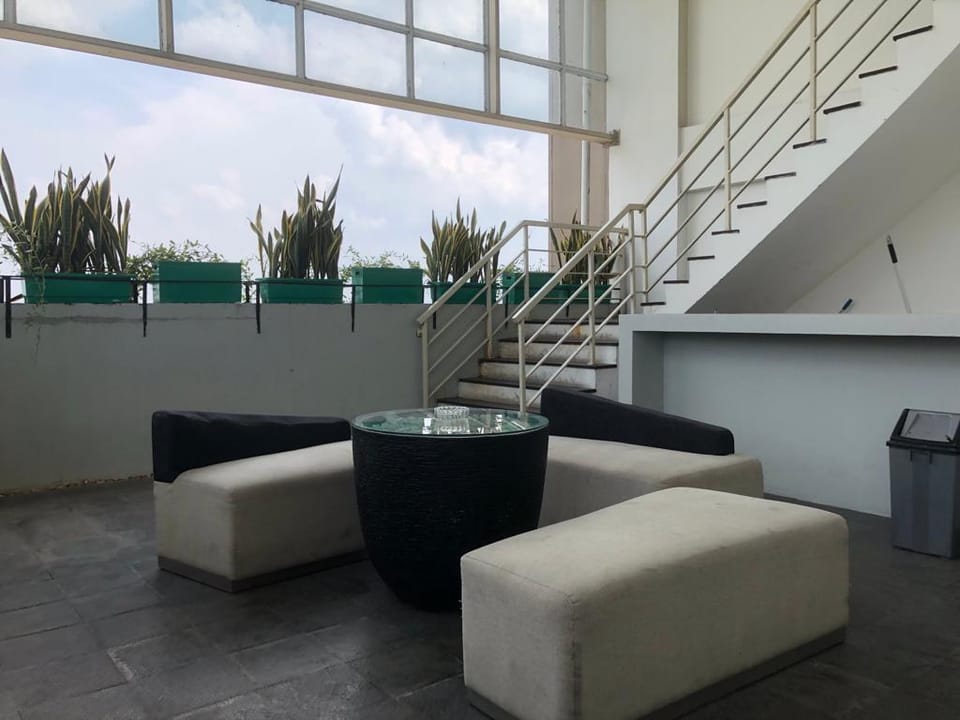 Ruang Sultan Apartement Mahogany Apartment in West Java
