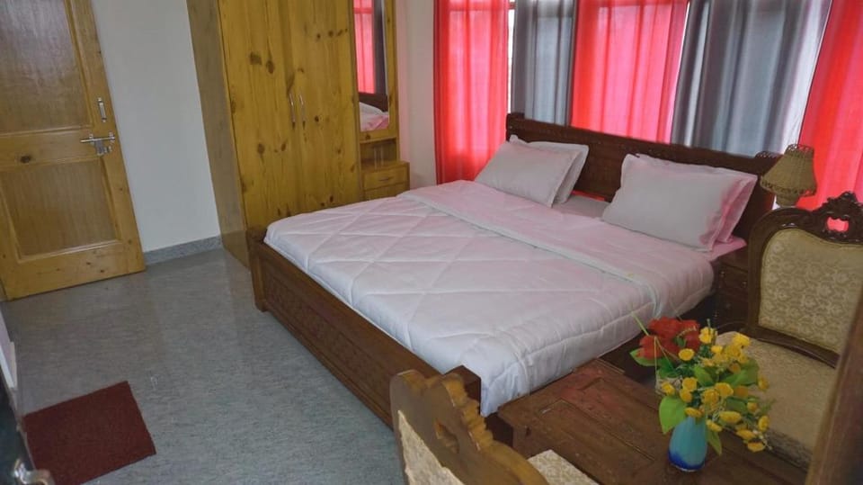 Village veiw home stay New shimla Apartment in Shimla