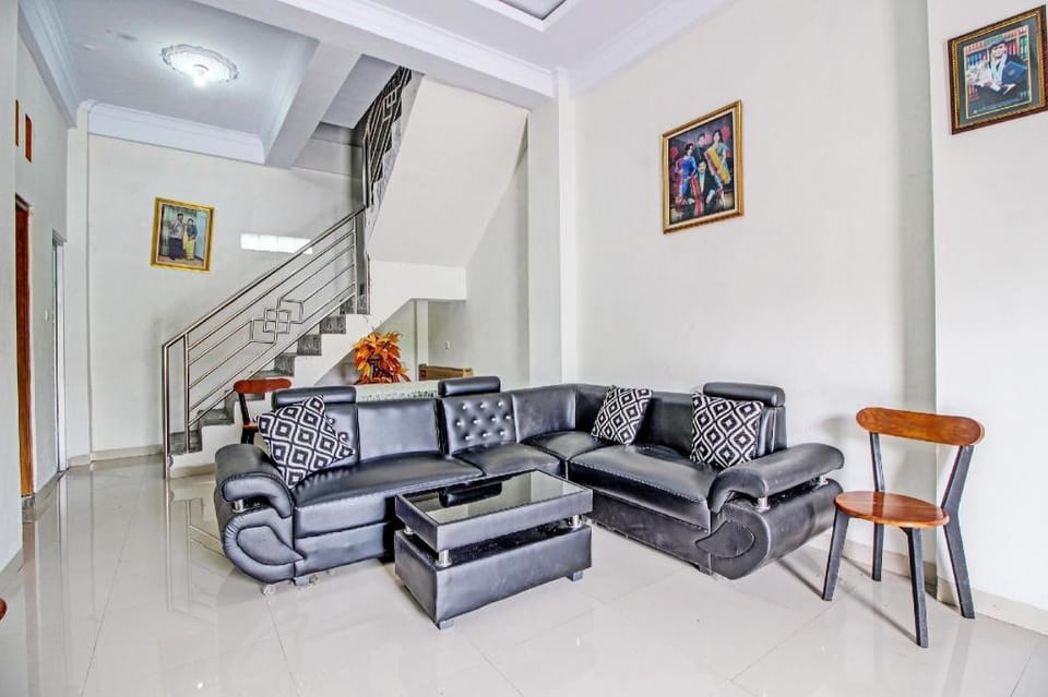 SPOT ON 92044 El Shaddai Guest House Hotel in Special Region of Yogyakarta