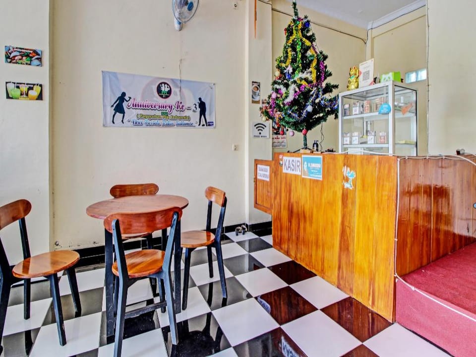 SPOT ON 92044 El Shaddai Guest House Hotel in Special Region of Yogyakarta