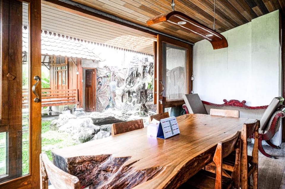 The Lavana Pondok Anugerah Hotel in Special Region of Yogyakarta