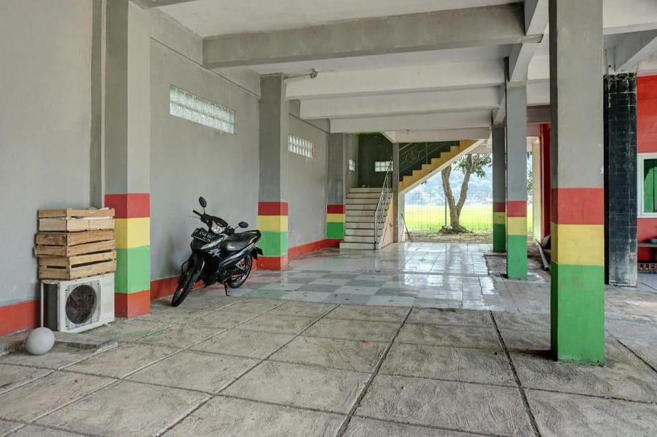 Hotel O Wisma Galung Syariah Hotel in West Java