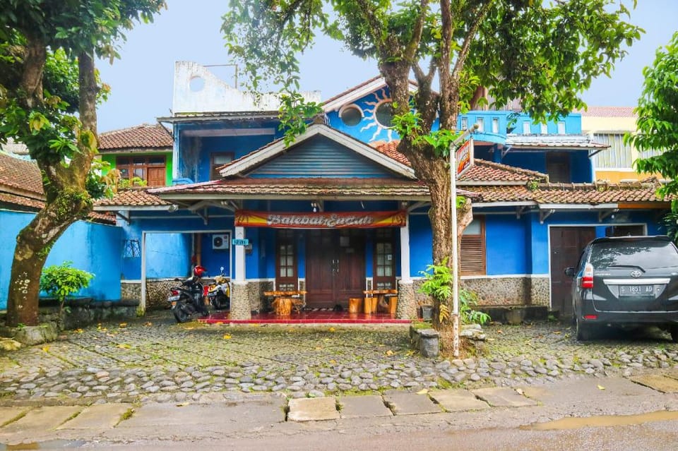 SPOT ON 92063 Balebat Endah Syariah Hotel in West Java