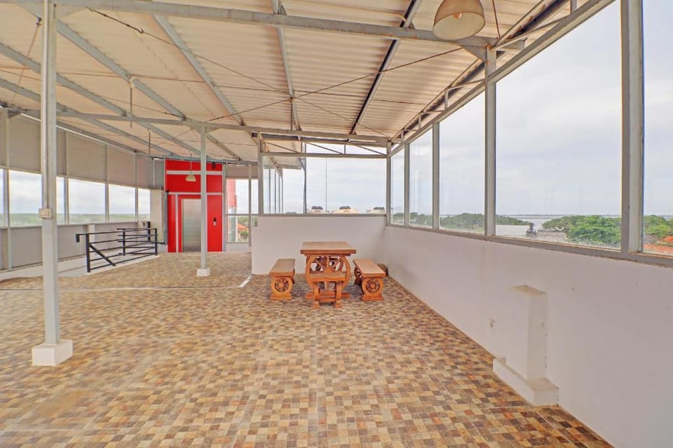 Capital O 92039 Runways House Hotel in Kuta