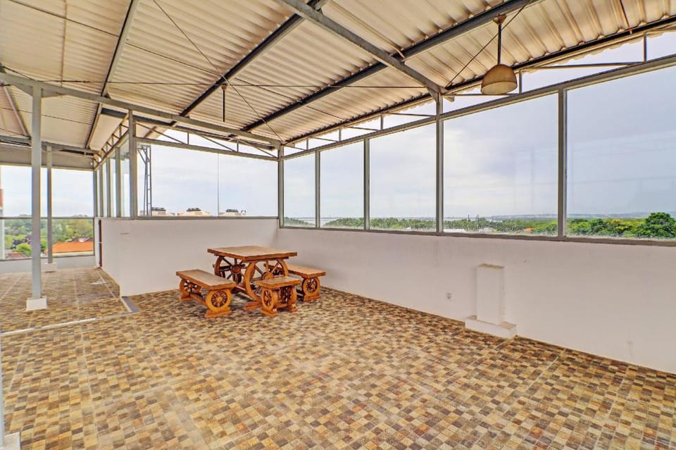 Capital O 92039 Runways House Hotel in Kuta