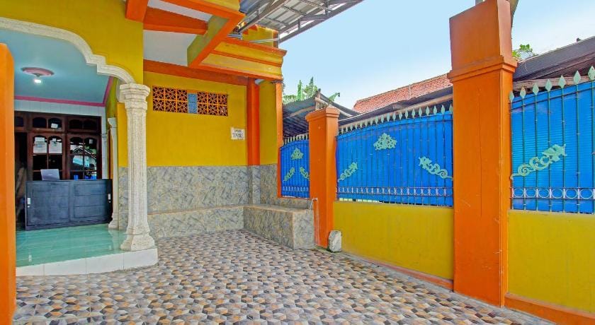 Hotel O Chikam House Syariah Hotel in East Java