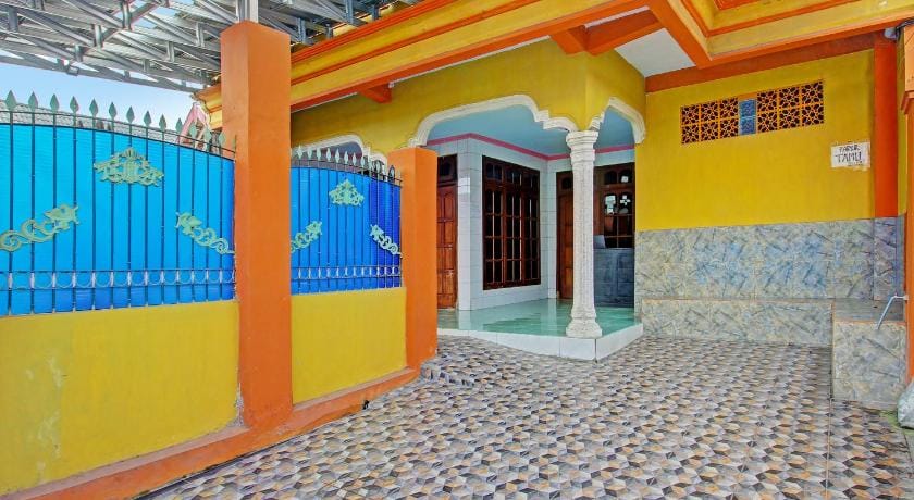 Hotel O Chikam House Syariah Hotel in East Java