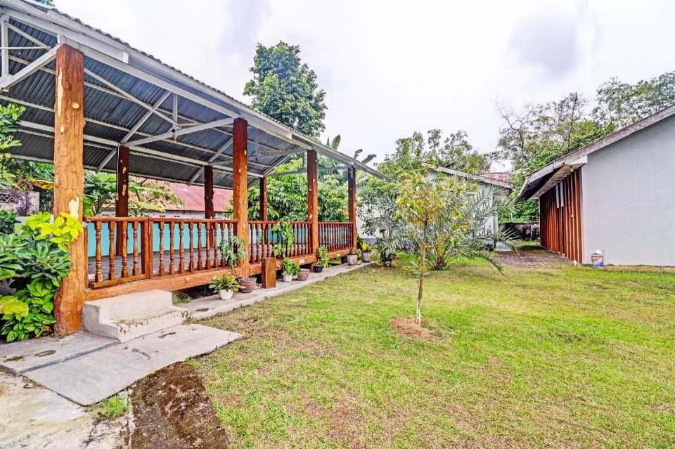 OYO 92056 Asri Kost Syariah Hotel in Indonesia
