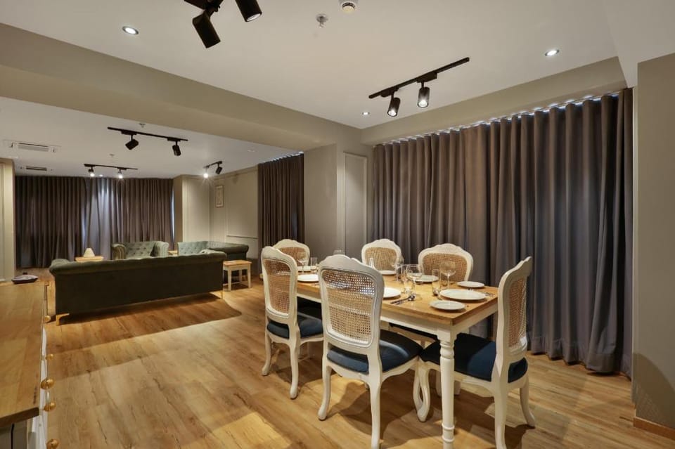 Sunday Hotel by CheckIn Vadodara Hotel in Vadodara