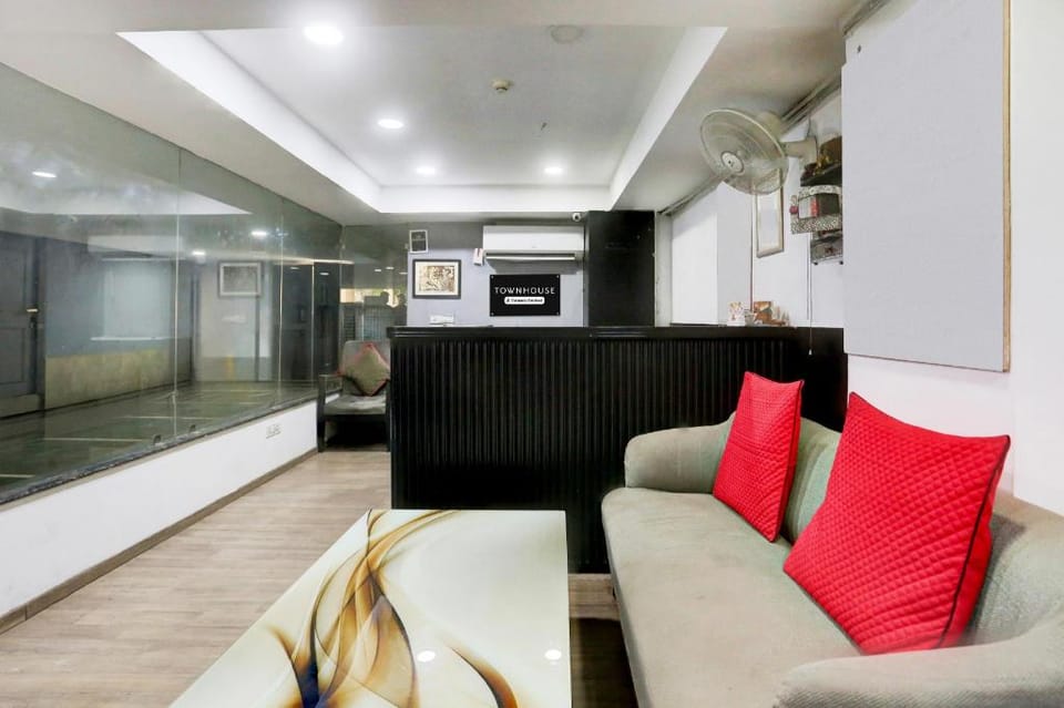 Super Townhouse Shahdara Near Yamuna Sports Complex Formerly Hotel Ipotel Hotel in Delhi
