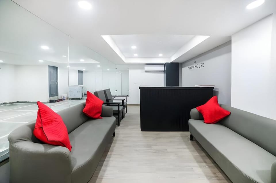 Super Townhouse Shahdara Near Yamuna Sports Complex Formerly Hotel Ipotel Hotel in Delhi