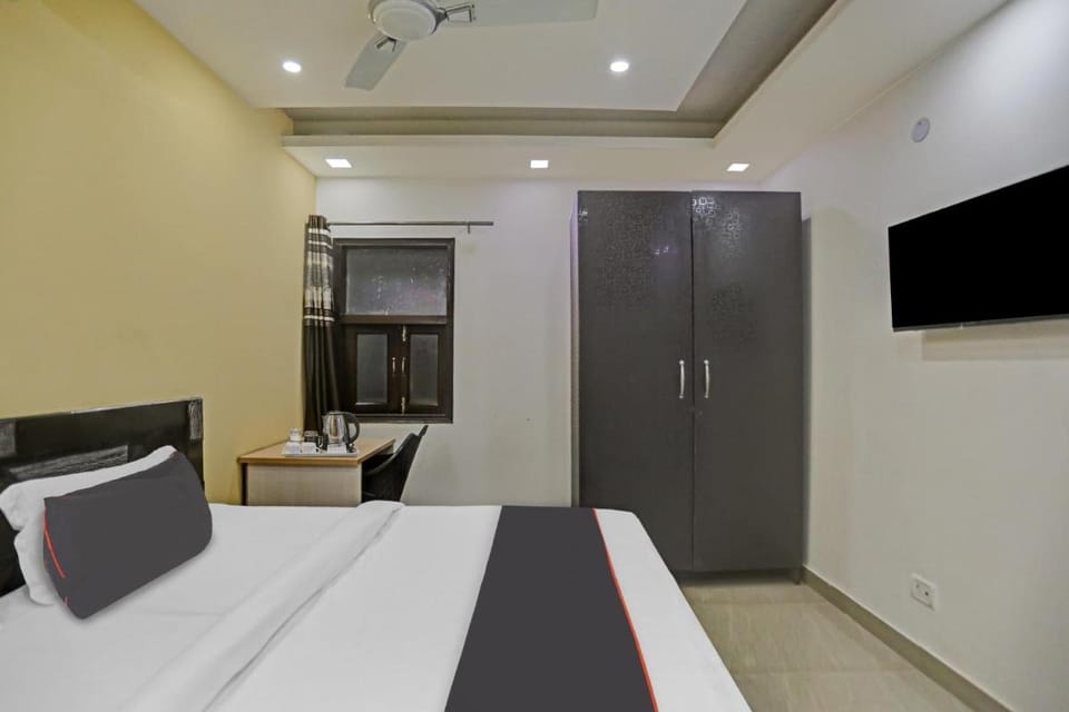 Collection O Nirvana Residency Near Lotus Temple Hotel in New Delhi