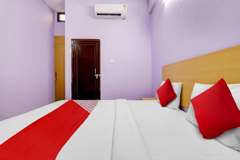 Hotel O SRV Palace Hotel in Lucknow