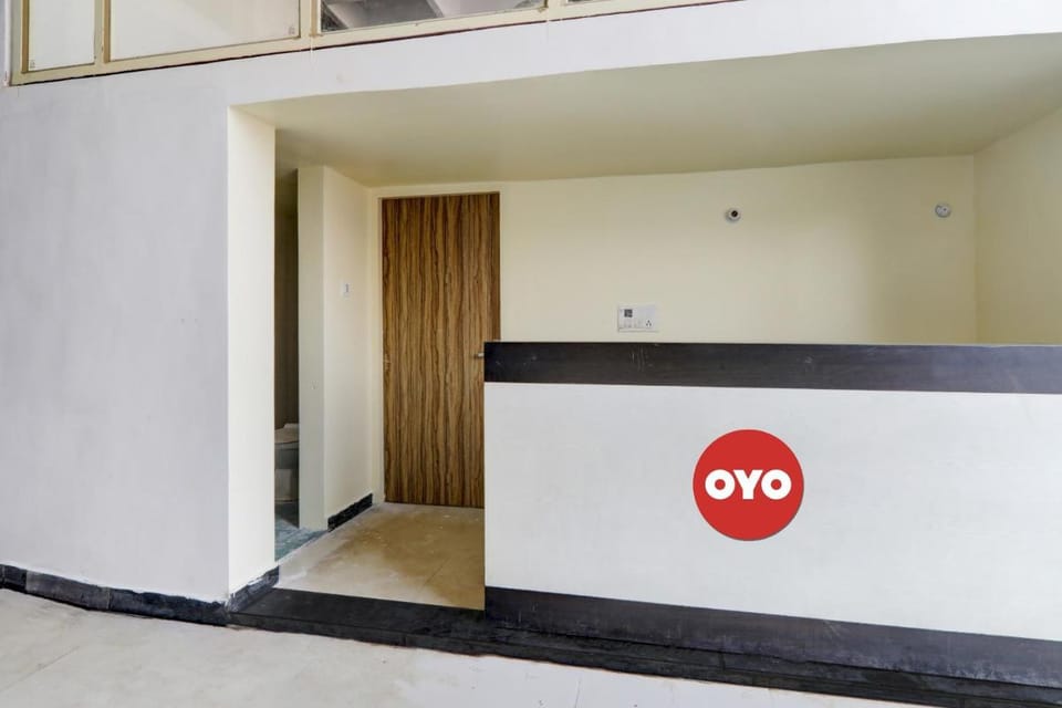 Hotel O SRV Palace Hotel in Lucknow