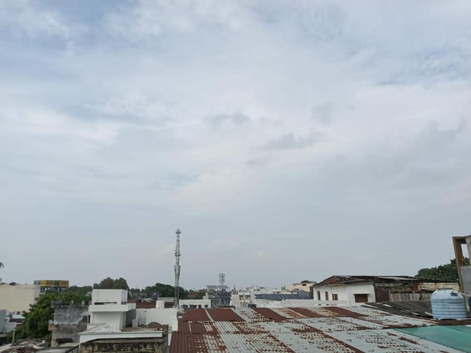 Hotel Sky High Hotel in Lucknow