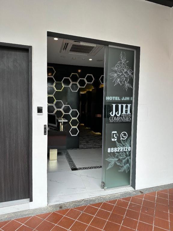 HOTEL JJH - newly opened near BUGIS Hotel in Singapore