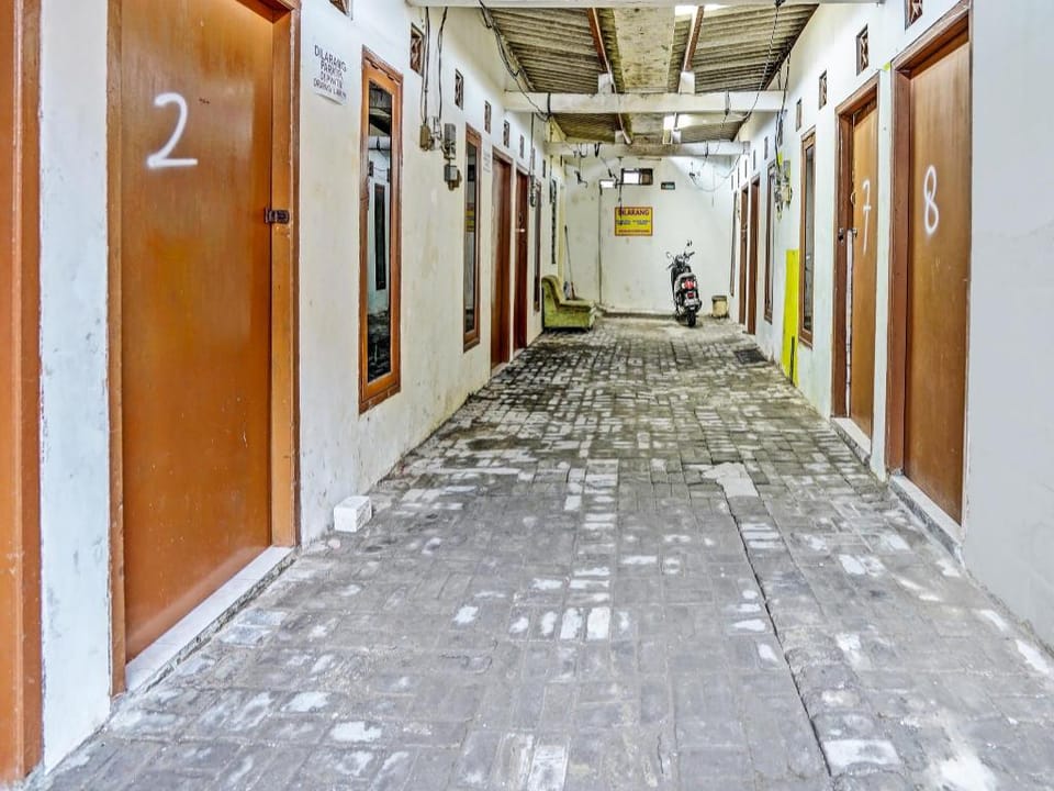 Hotel O Tarlo Guest House 4 Hotel in Surabaya