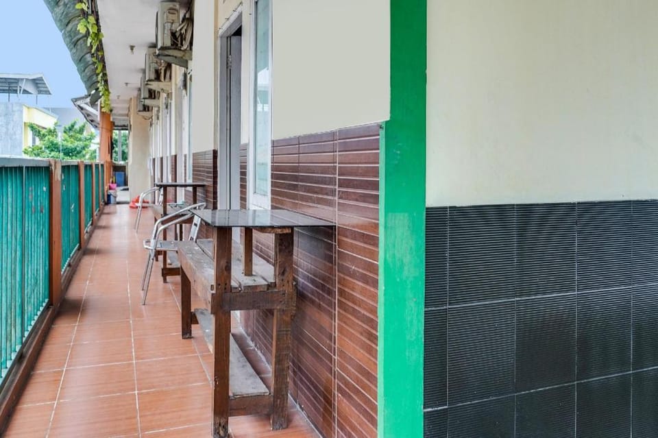 Hotel O Christine Home Stay Syariah Hotel in West Java
