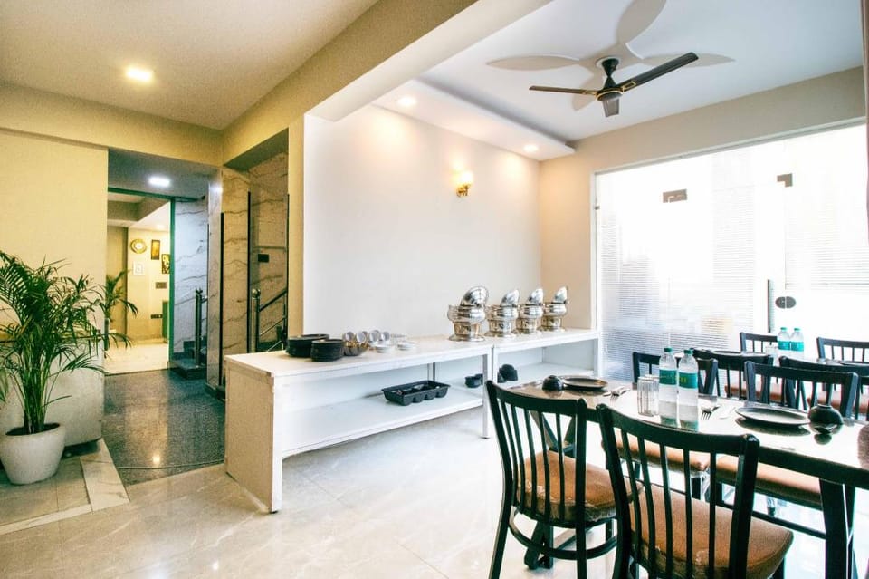 Treebo Elite Corporate, Sector 62 Hotel in Noida