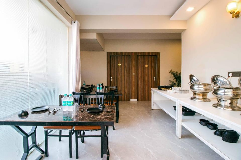 Treebo Elite Corporate, Sector 62 Hotel in Noida