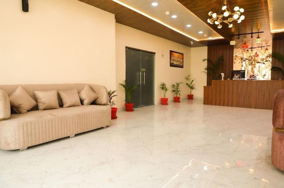 Sarla Hotel Inn Hotel in Noida