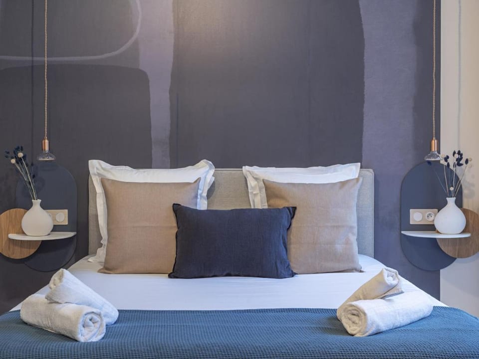 The Blue Suite on Champs Elysées Avenue Apartment in Paris