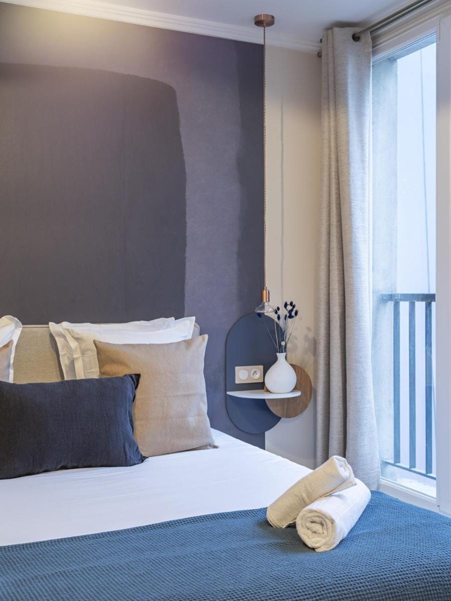 The Blue Suite on Champs Elysées Avenue Apartment in Paris