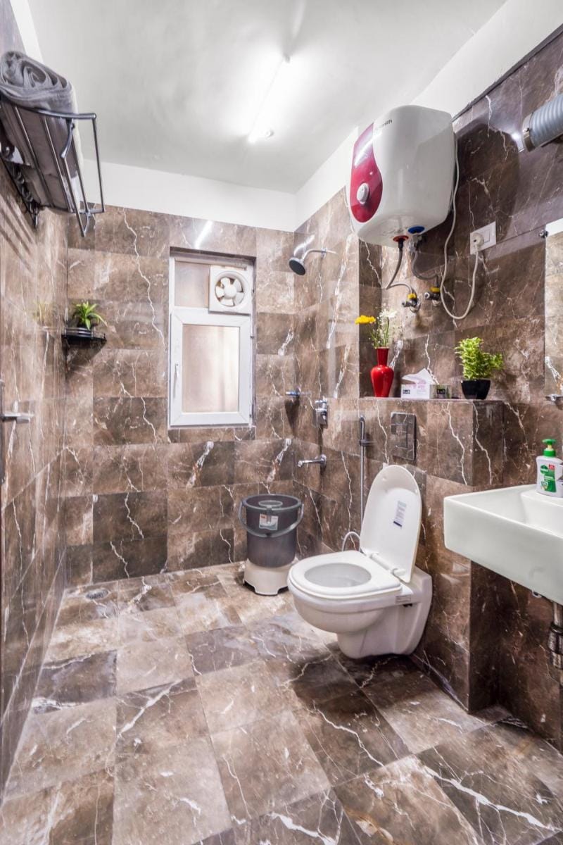 Homlee-Super Luxury 4 BHK Apartment nr NOIDA EXPO Apartment in Noida