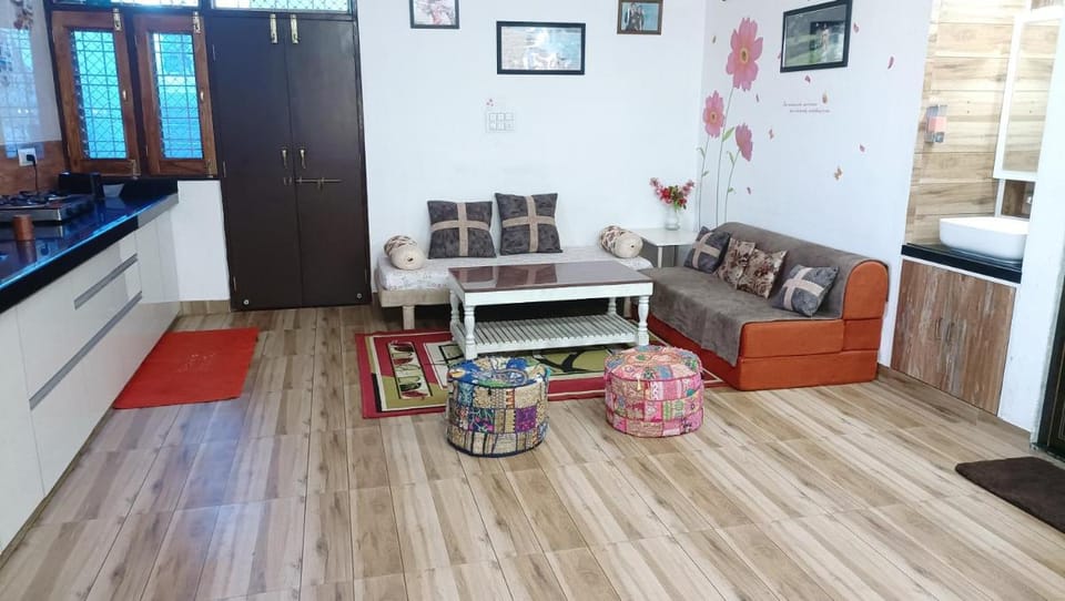 Gokul Niwas Home Stay Udaipur Apartment in Gujarat