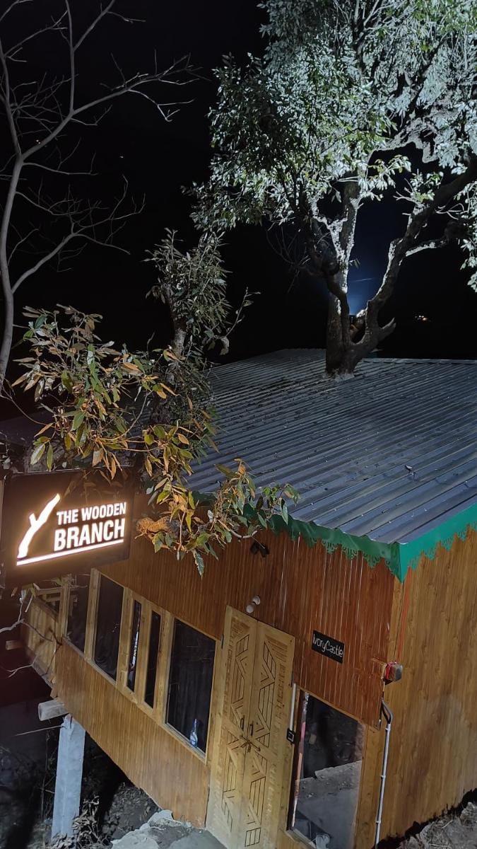 Ivory Castle Treehouse by TheWoodenBranch Villa in Himachal Pradesh