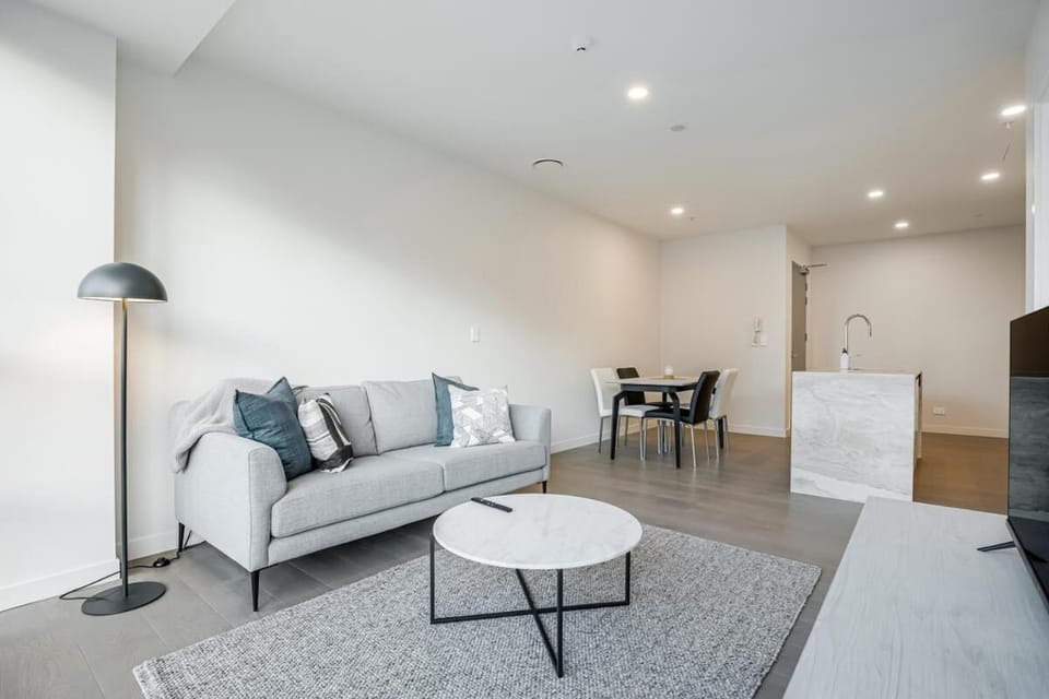 Modern Bright Central Apartment by Zodiak Stays Apartment in Auckland