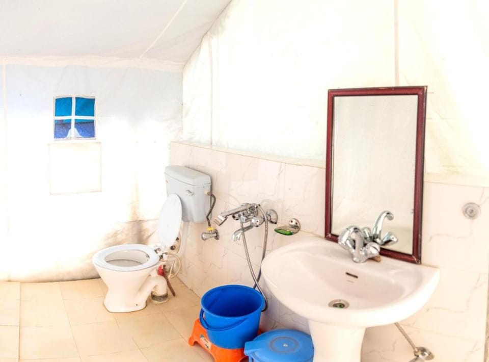 Desert Oasis Camp Campground/ 
RV Resort in India