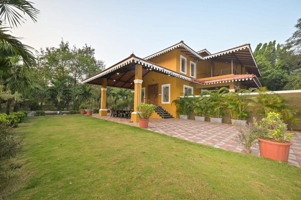 Royal River Farm Hotel in Maharashtra