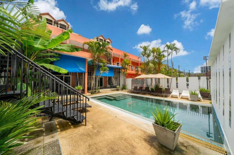 Jungceylon Villa - quiet location, pool, maid Villa in Patong