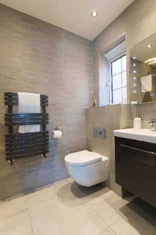 Redgrave Detached home with free parking. 4 minutes from City Walls Vacation rental in York