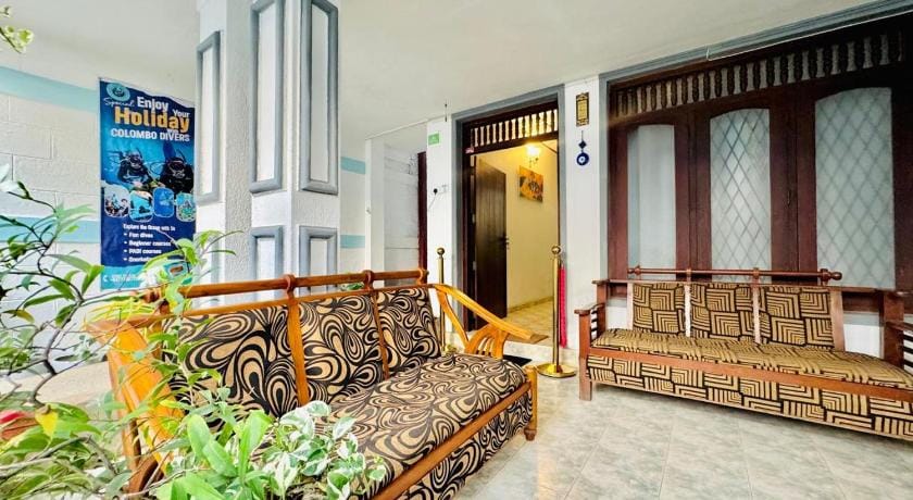 Sea Breeze Guest House Bed and Breakfast in Negombo