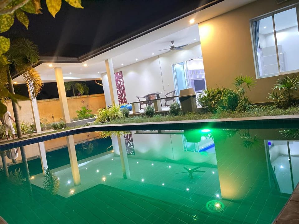 Sunny 4 villa Villa in Pattaya City
