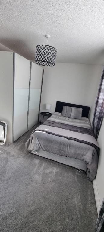 Beautiful 2 bed semi near M74 & Strathclyde Pk Vacation rental in Glasgow